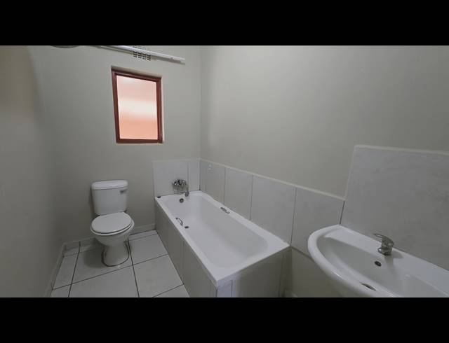 2 BEDROOM FLAT TO LET IN MERRIVALE